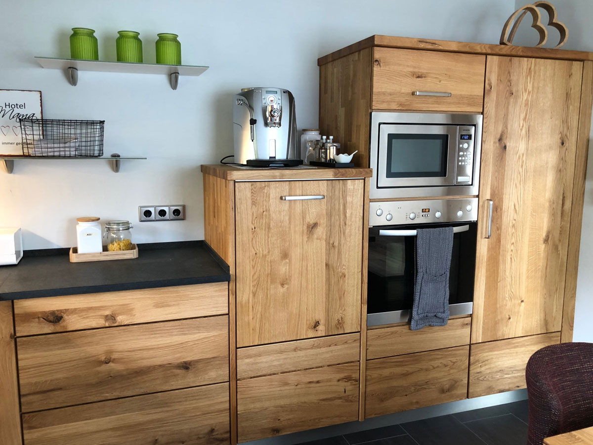 Massivholzküche aus den Henche Möbelwerkstätten